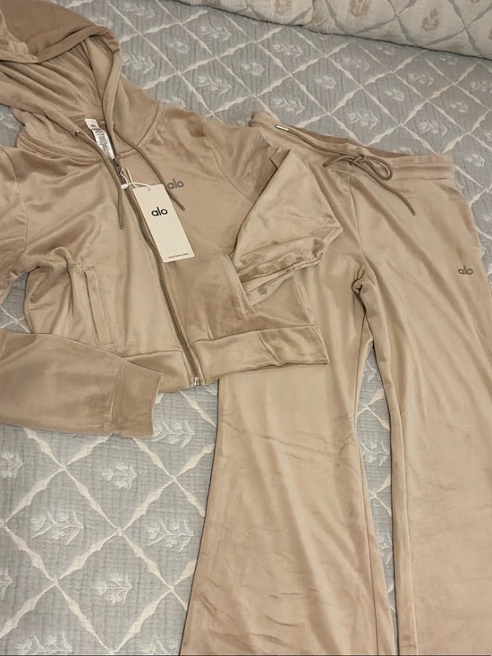 ALO Yoga Pants - ALO Yoga Women's Beige Velour Flare Pants & Zip Hoodie Set